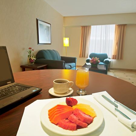 Fiesta Inn Toluca Tollocan Quarto foto