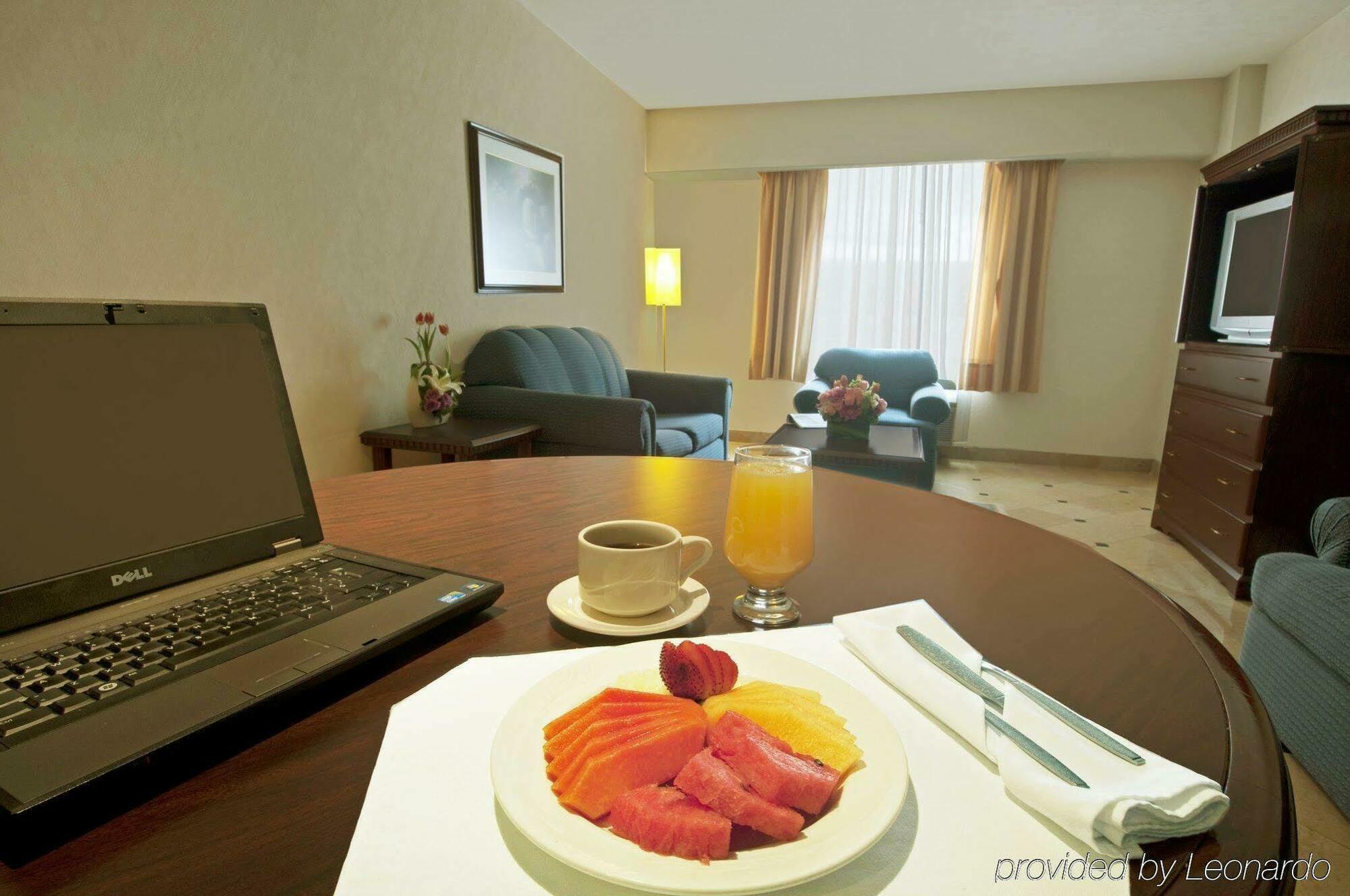 Fiesta Inn Toluca Tollocan Quarto foto